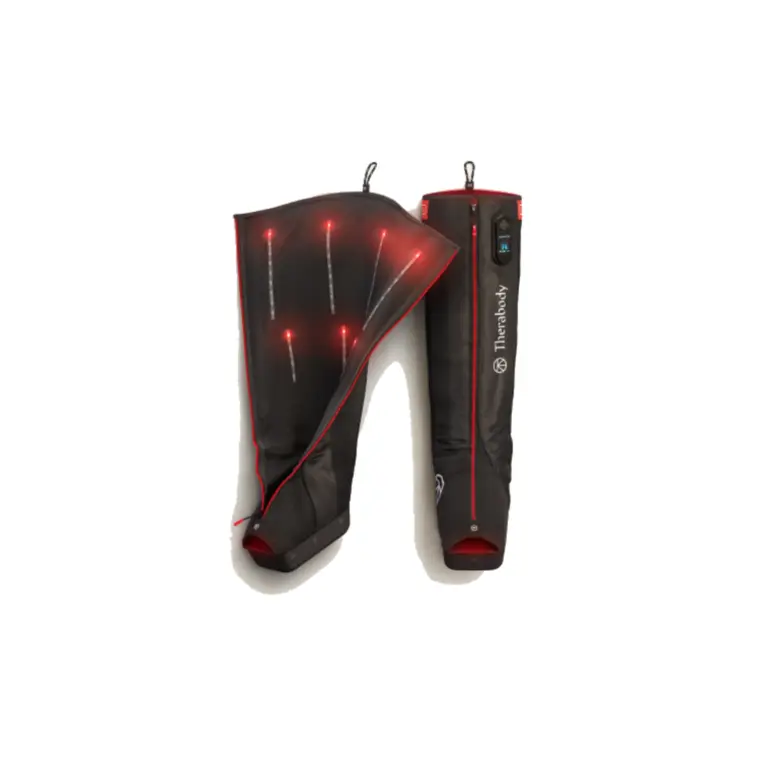 Therabody RecoveryAir JetBoots PRO Plus Long — produkts uz gaiša fona